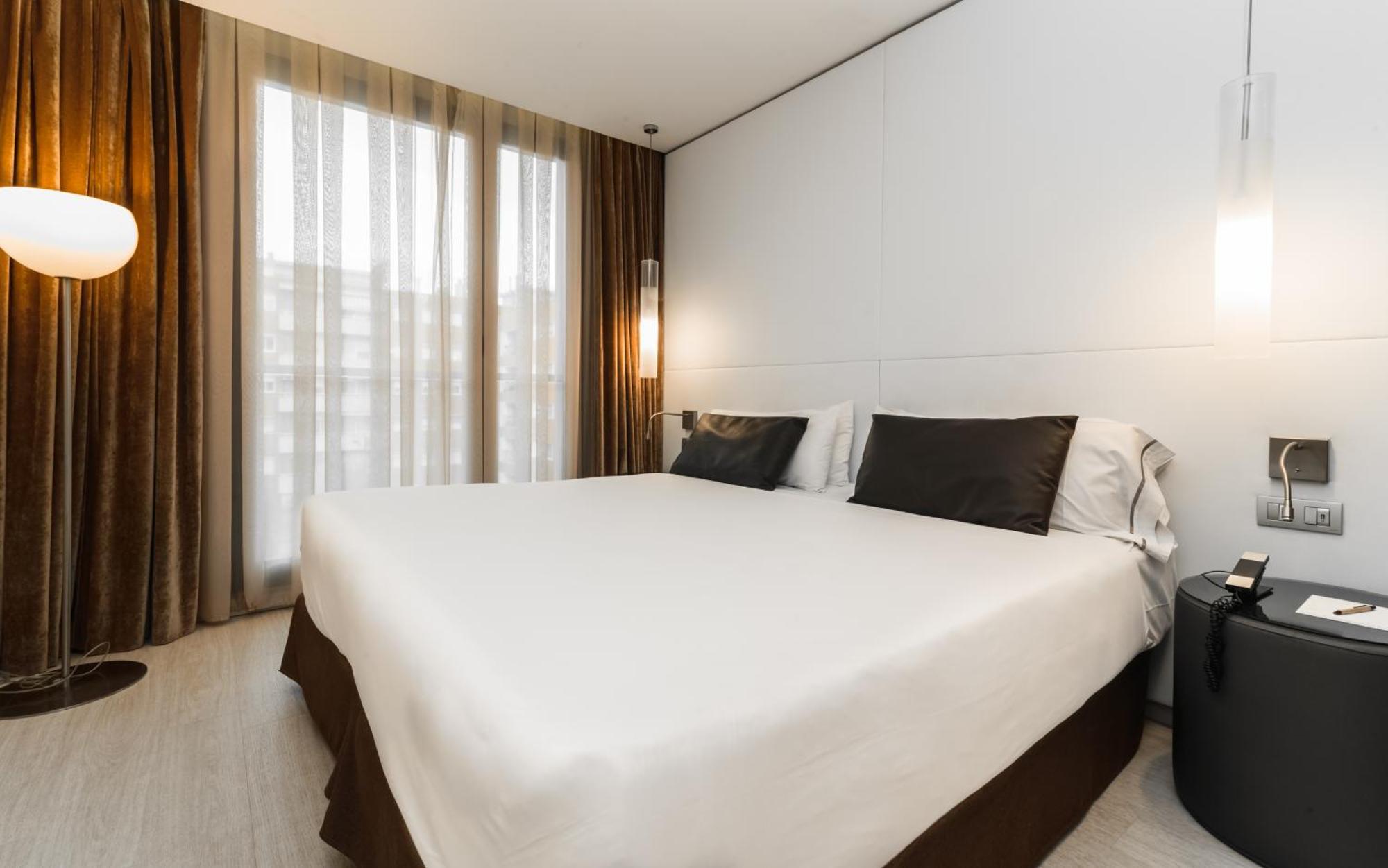Urban terrace room includes one access to the spa per person per